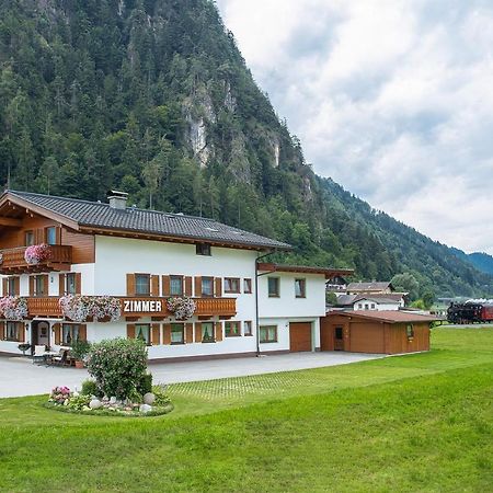 Gaestehaus Luxner Strass im Zillertal Exterior photo
