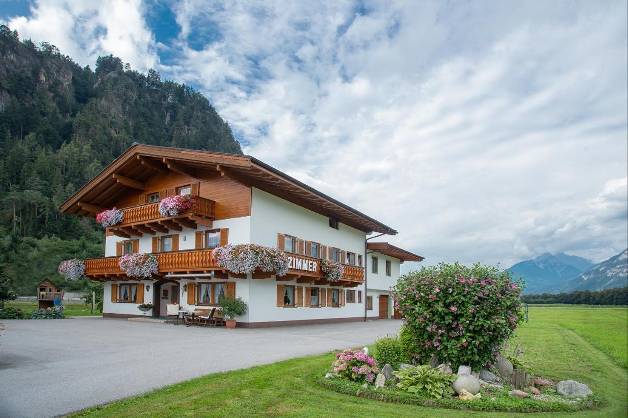 Gaestehaus Luxner Strass im Zillertal Exterior photo
