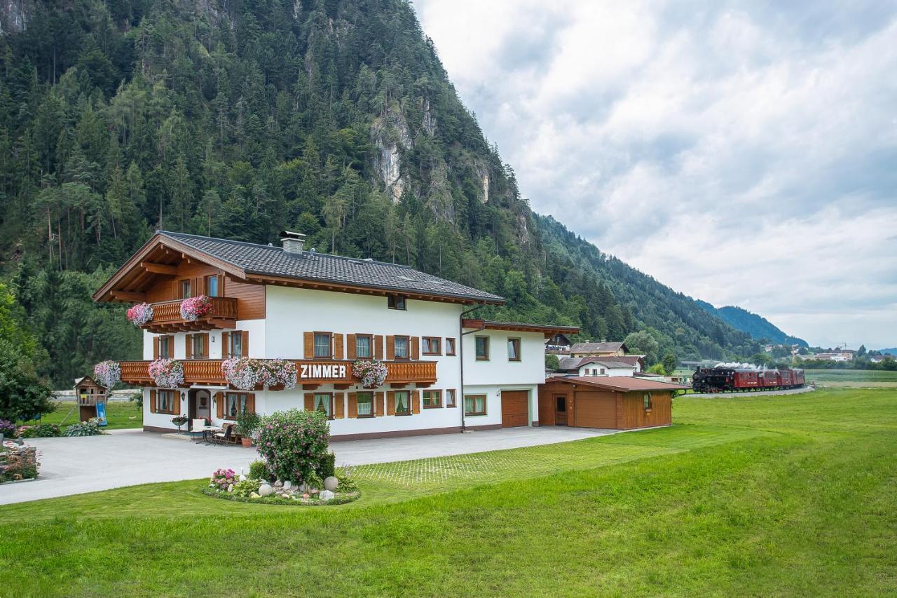 Gaestehaus Luxner Strass im Zillertal Exterior photo